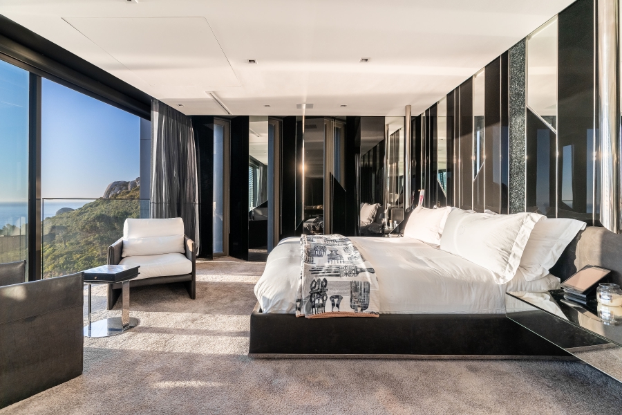 7 Bedroom Property for Sale in Clifton Western Cape